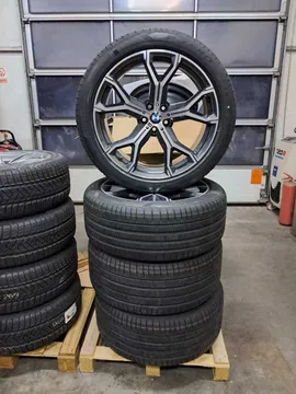 jante-bmw-x5-g05-x6-g06-anvelope-vara-275-40-21-pirelli-315-35-21